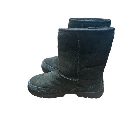 Ugg Black Ultra Short Bootie Sz 6 - Picture 2 of 4